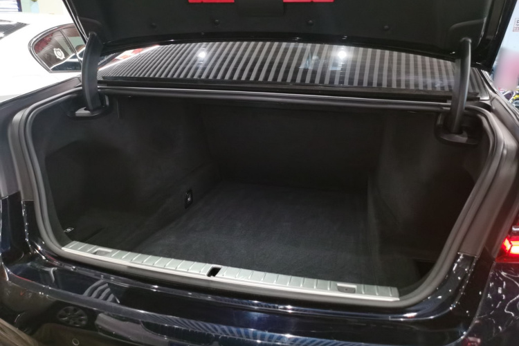 宝马7系 2019款 改款 730Li M运动套装机舱底盘23