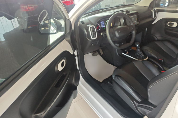 荣威 科莱威CLEVER 2021款 302km新四座超能版中控内饰20