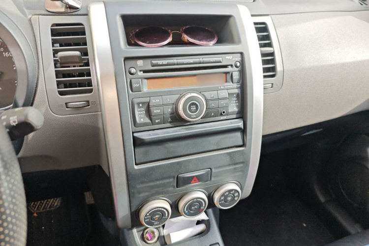 日产 奇骏 2010款 2.5L CVT豪华版 4WD局部细节16