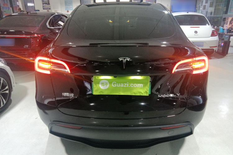 特斯拉 Model Y 2024款 后轮驱动版车身外观6