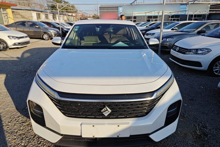 宝骏RC-5 2020款 1.5L 手动智耀豪华型车身外观2