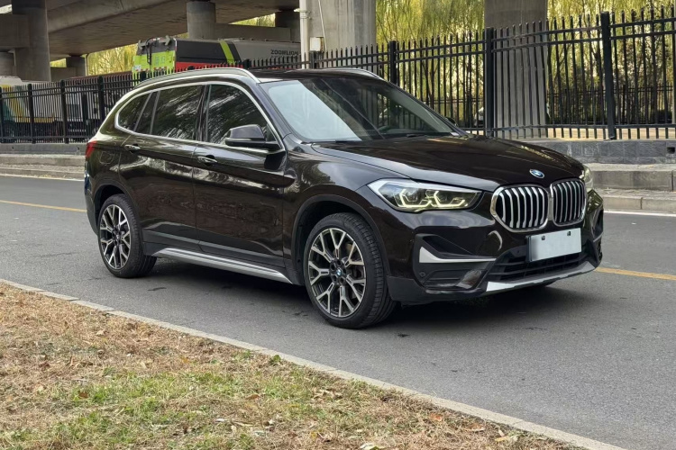 宝马X1 2020款 xDrive25Li 尊享型车身外观6002