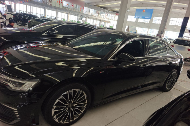 奥迪A6L新能源 2020款 55 TFSI e quattro车身外观4