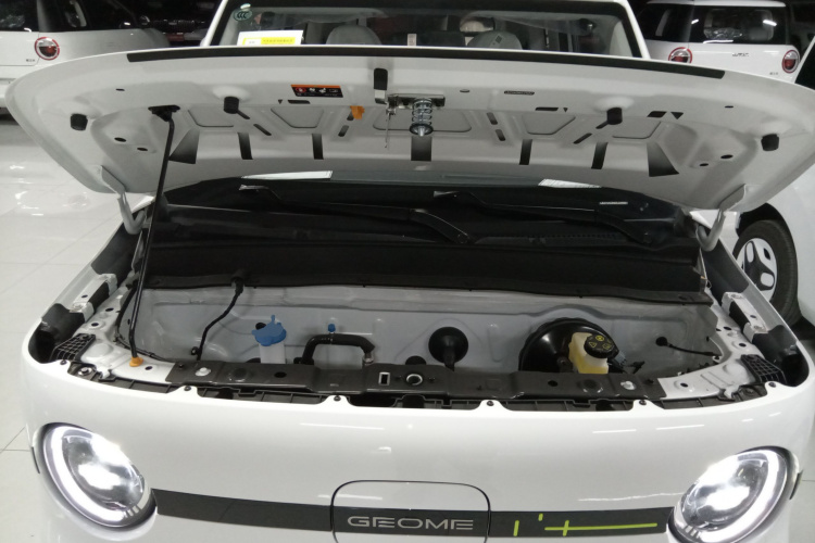 吉利银河 熊猫 2025款 210km 元气熊机舱底盘24