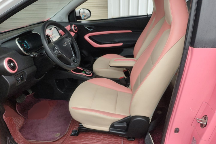 奇瑞 小蚂蚁 2021款 15万蚁粉款 女王版 磷酸铁锂中控内饰7004