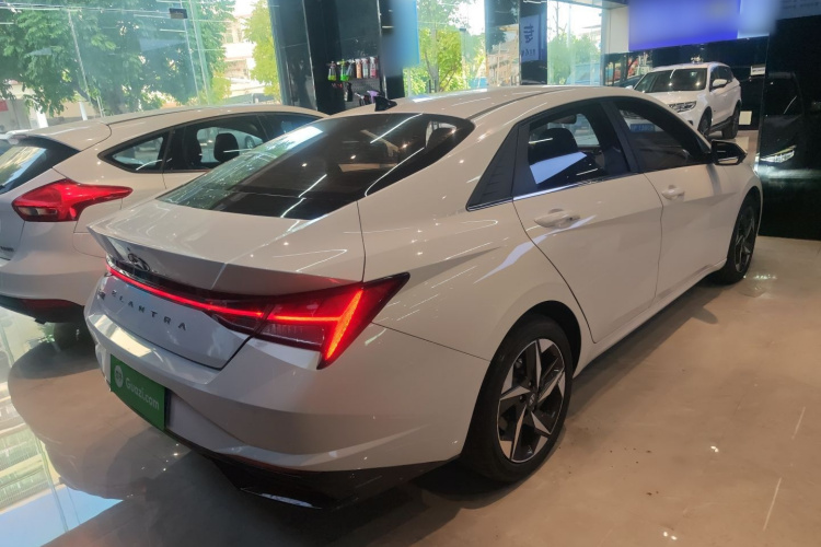 现代 伊兰特 2021款 1.5L CVT LUX尊贵版车身外观6005