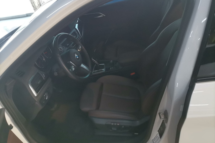 宝马1系 2020款 120i M运动套装局部细节19