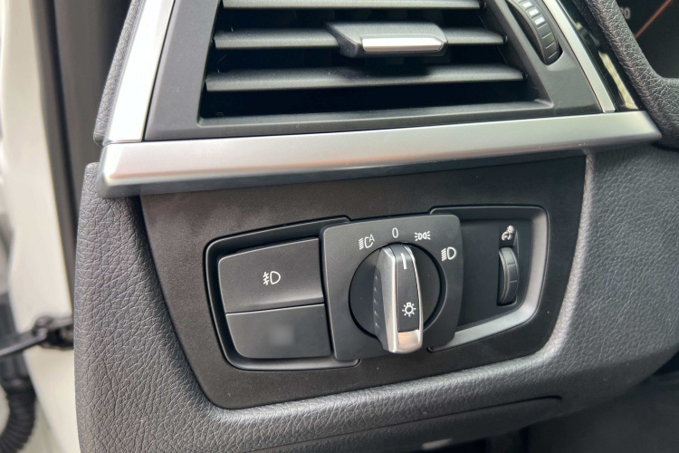 宝马3系 2018款 320Li 领先型M运动套装局部细节9002