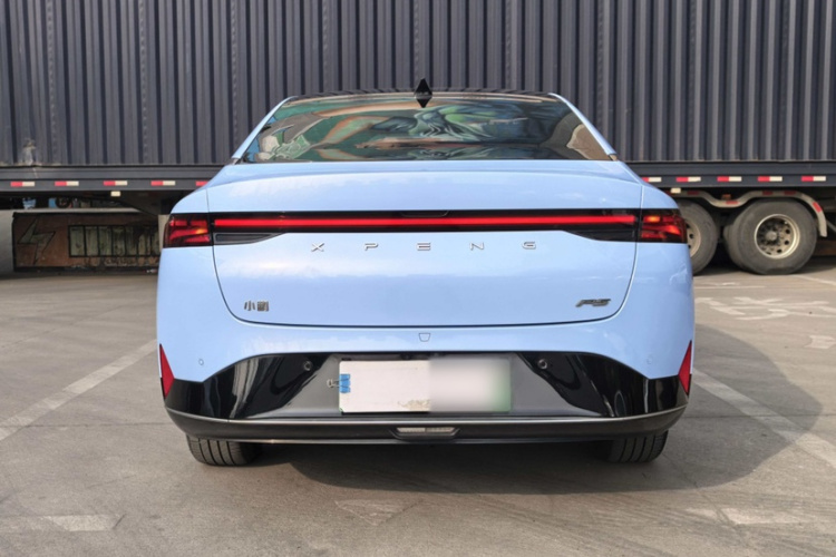 小鹏P5 2022款 460E+车身外观6008