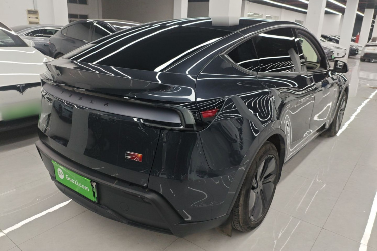 特斯拉 Model Y 2025款 长续航全轮驱动 首发版车身外观7