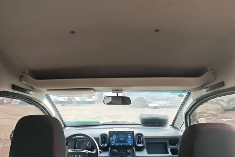 予风汽车 予风黄金仓 2025款 客车版 带慢充中控内饰22