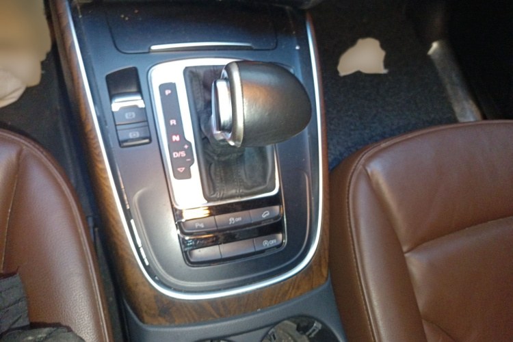 奥迪Q5 2015款 40 TFSI 技术型局部细节18