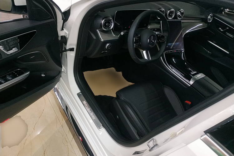 奔驰C级 2022款 改款 C 260 L 运动版中控内饰20