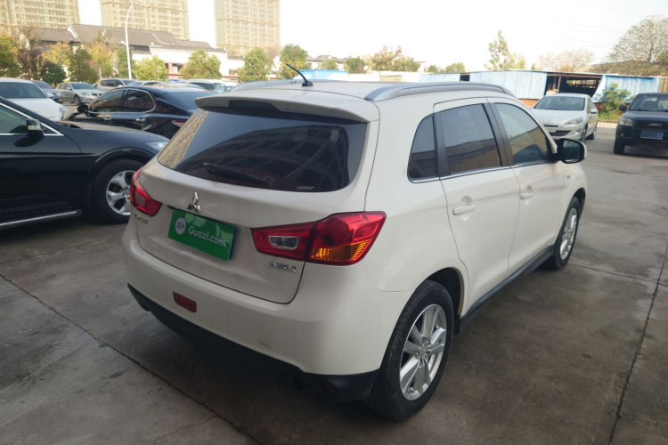 三菱 劲炫ASX 2013款 2.0L CVT四驱旗舰版车身外观7