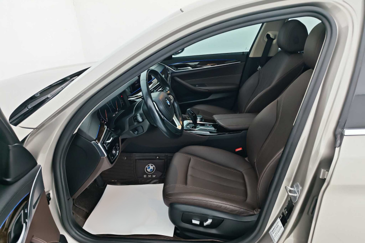 宝马5系 2019款 改款 525Li 豪华套装中控内饰7004