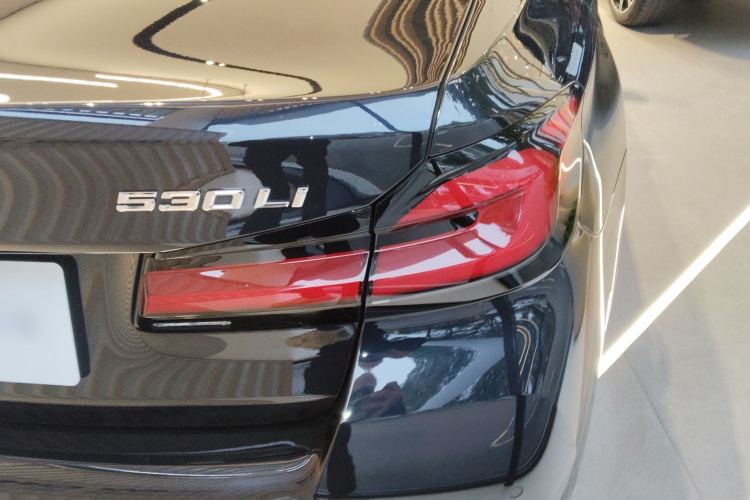 宝马5系 2023款 530Li 领先型 M运动套装车身外观9