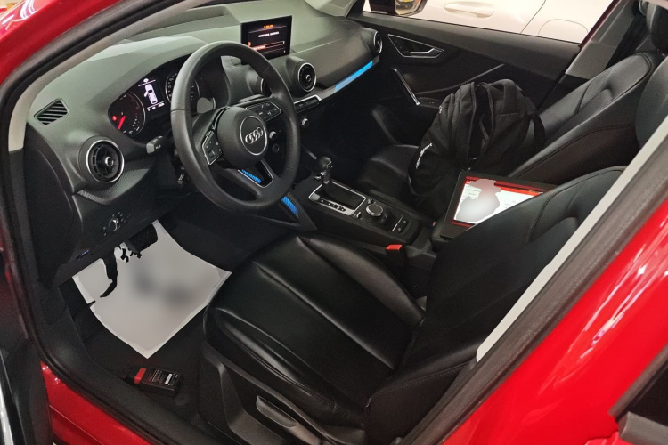 奥迪Q2L 2018款 35 TFSI 上市专享版 国V中控内饰19