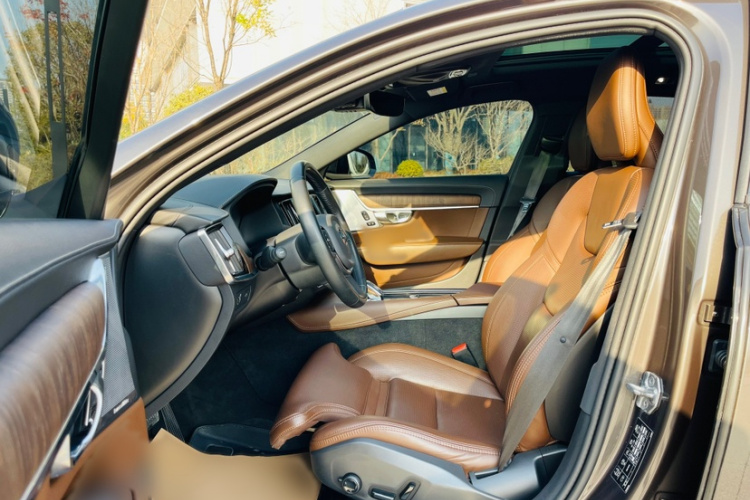 沃尔沃S90 2021款 B5 智雅豪华版中控内饰7009