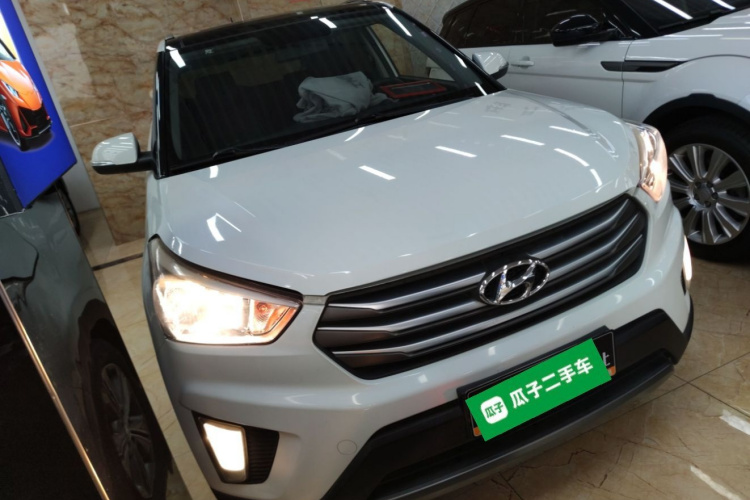 北京现代ix25 2015款 1.6L 自动两驱智能型GLS车身外观3