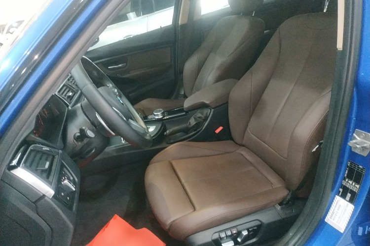 宝马3系 2019款 320Li M运动套装局部细节19