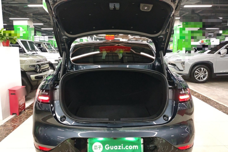 零跑汽车 零跑C01 2023款 606舒享版机舱底盘23