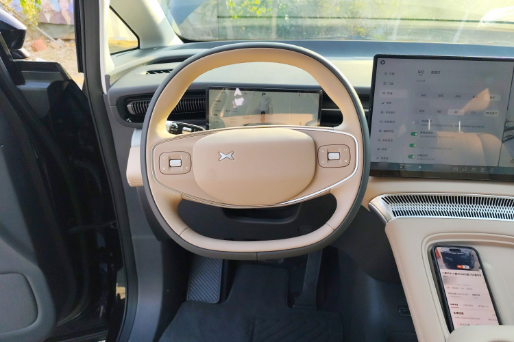 小鹏X9 2025款 740超长续航 Max中控内饰13