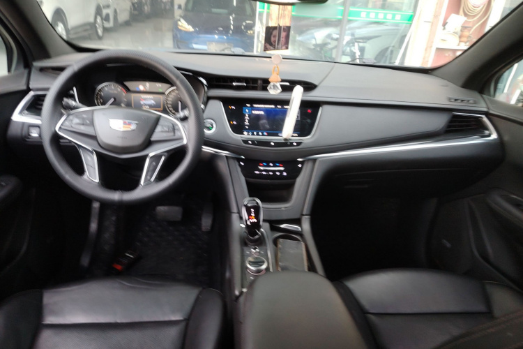 凯迪拉克XT5 2020款 28T 豪华型中控内饰12