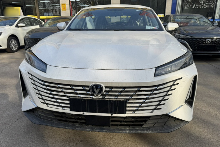 长安 逸动 2025款 蓝鲸 1.5T 500Bar尊贵型车身外观6001