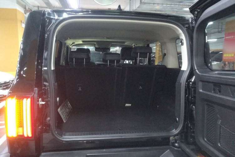 坦克300 2021款 越野版 2.0T 挑战者机舱底盘23