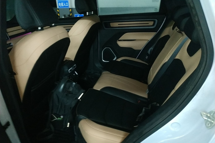 吉利汽车 吉利icon 2025款 玲珑 1.5TD 金喜版中控内饰7004