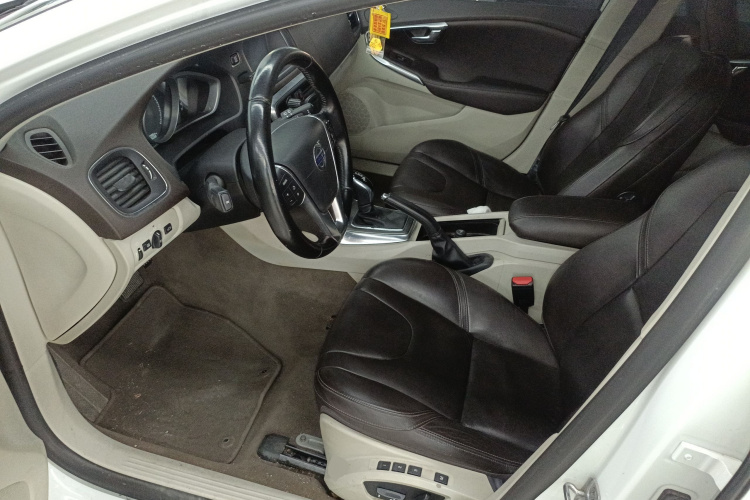 沃尔沃V40 2015款 1.6T 智雅版局部细节19