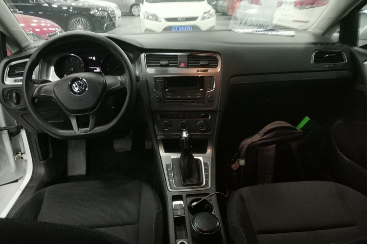 大众 高尔夫 2015款 1.6L 自动时尚型中控内饰12