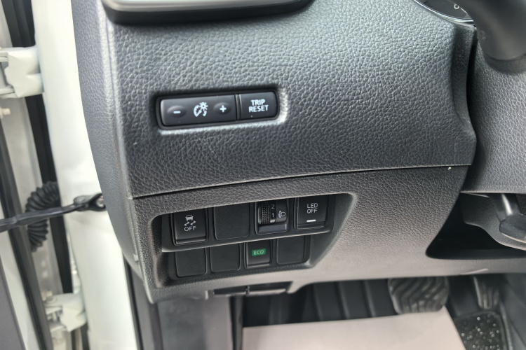 日产 逍客 2017款 2.0L CVT智享版 国V中控内饰7008