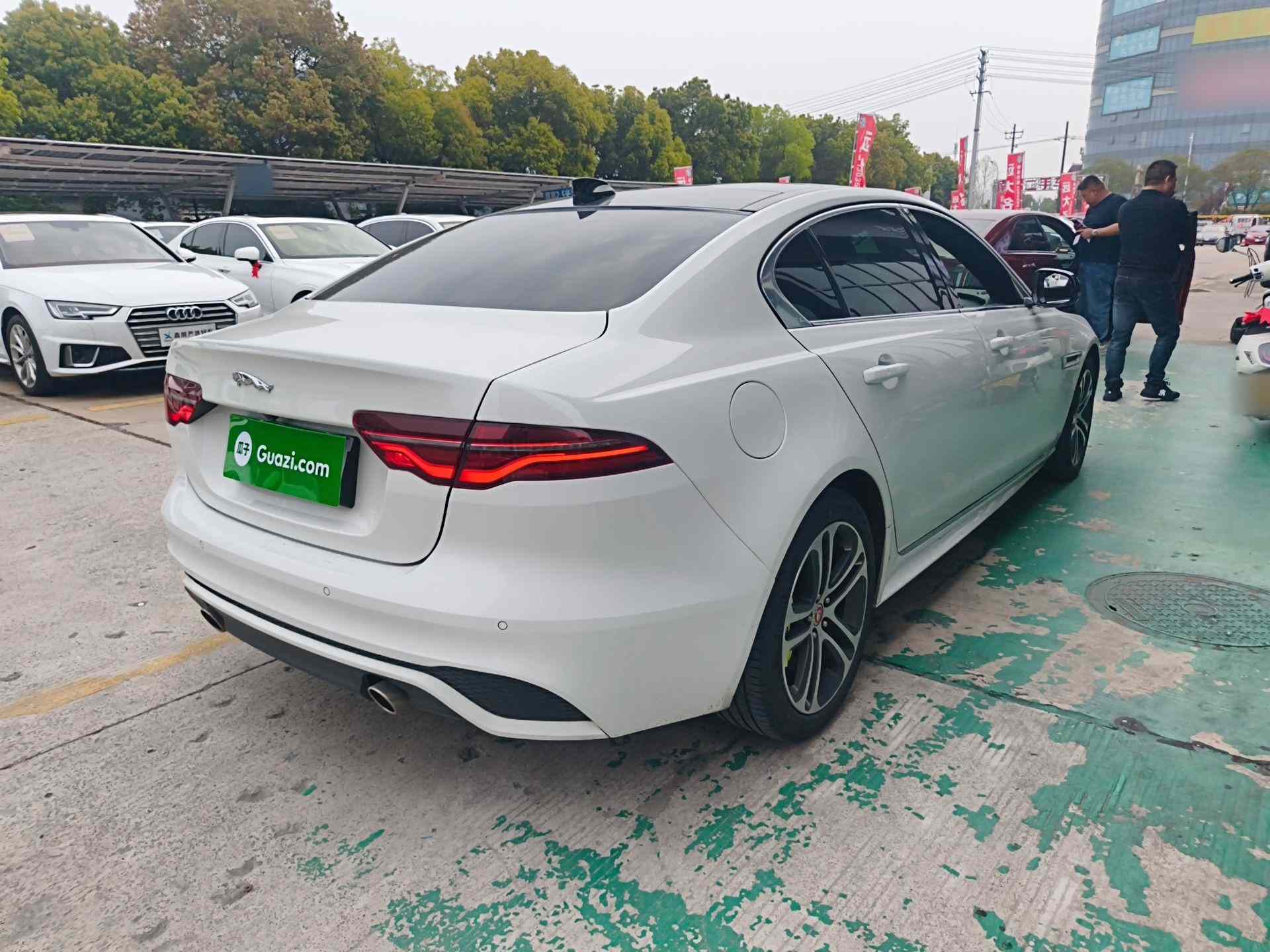 捷豹XEL 2024款 2.0T 250PS R-DYNAMIC S进取运动版(4)