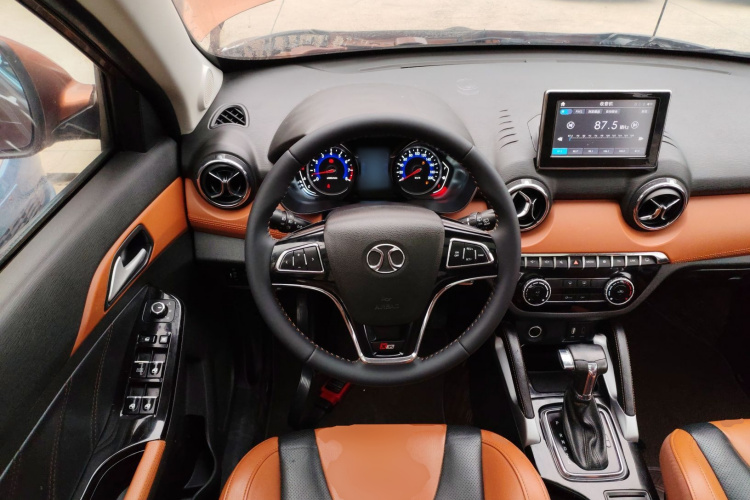 北京汽车 绅宝X35 2016款 1.5L 自动豪华版中控内饰13