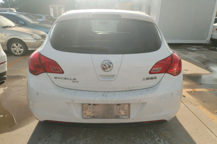 别克 英朗 2014款 XT 1.6L 自动时尚版车身外观6