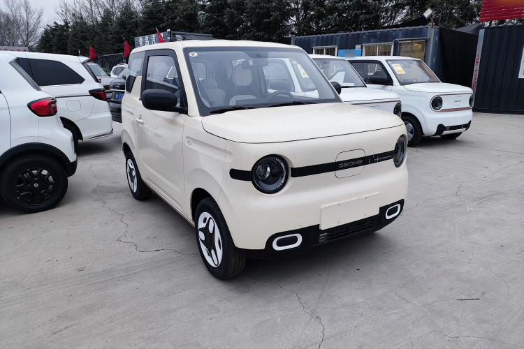 吉利银河 熊猫 2025款 210km 元气熊车身外观3