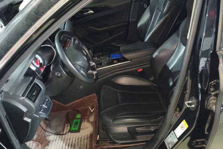 红旗H5 2018款 30TD 型动版中控内饰19