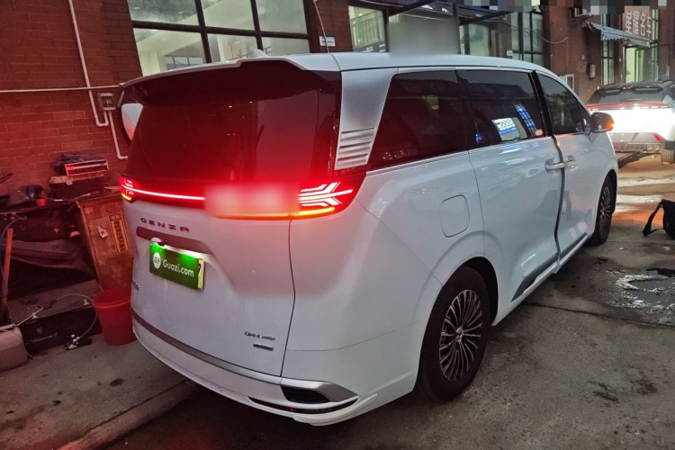 腾势D9 2024款 DM-i 980 四驱尊贵型车身外观7