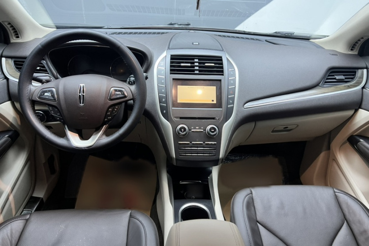 林肯MKC 2017款 2.0T 两驱尊雅版中控内饰7001