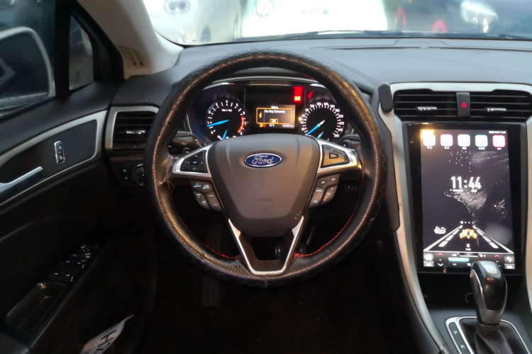 福特 蒙迪欧 2013款 2.0L GTDi200时尚型中控内饰13