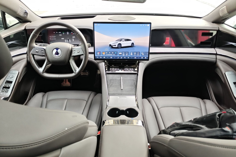 腾势Z9 2024款 1100km 四驱Max版中控内饰12