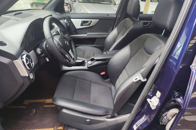 奔驰GLK级 2015款 GLK 260 4MATIC 动感型 极致版中控内饰19