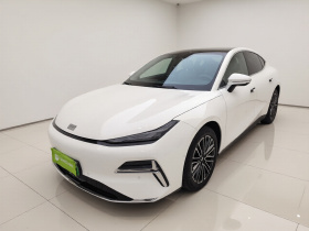 吉利银河 银河星耀8 2025款 130km EM-i 尊享版