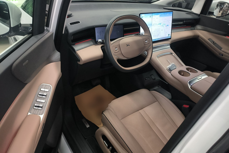 小鹏X9 2025款 740超长续航 Max中控内饰20