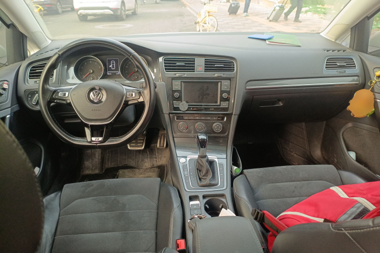 大众 高尔夫 2018款  230TSI 自动豪华型中控内饰12