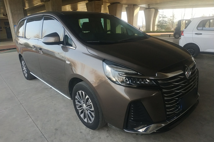 别克GL8 2023款 陆上公务舱 舒适型车身外观3