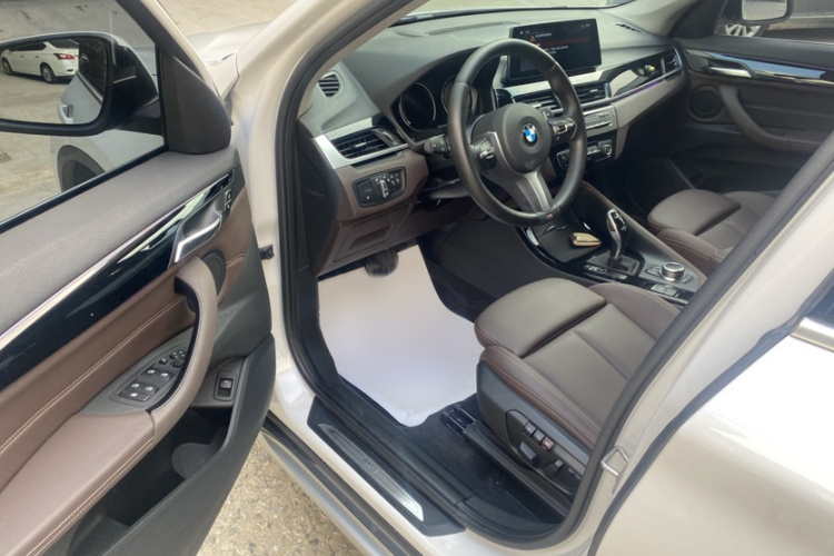 宝马X1 2020款 sDrive20Li 尊享型中控内饰7003