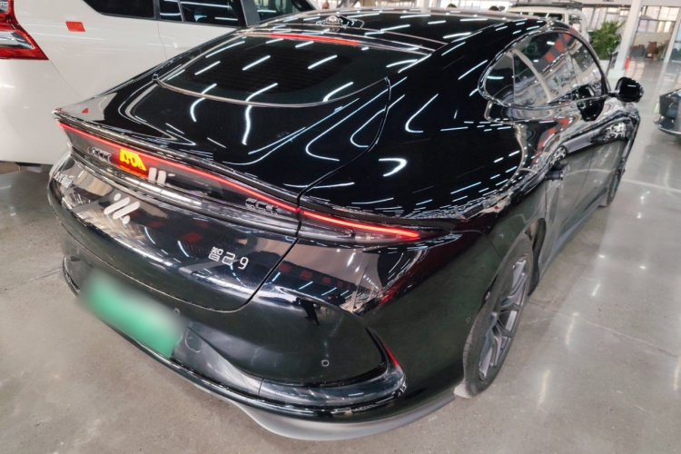 智己汽车 智己L6 2024款 Max 超强性能版车身外观6005