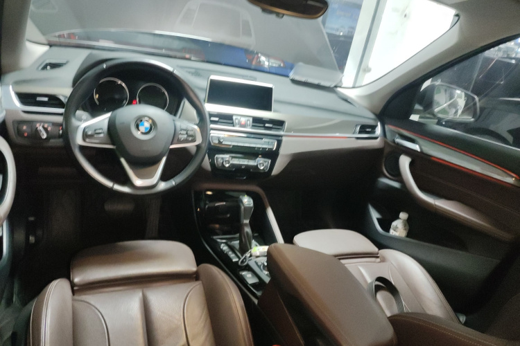 宝马X1新能源 2019款 xDrive25Le 里程升级版中控内饰7002